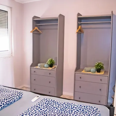 아파트 Inviting 1-bed In Poris With 3 Pools *